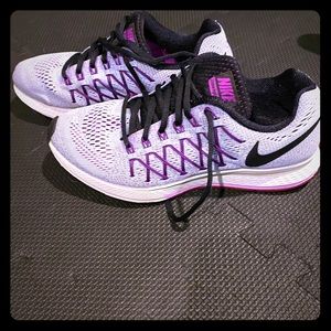 Women’s Nikes 8.5